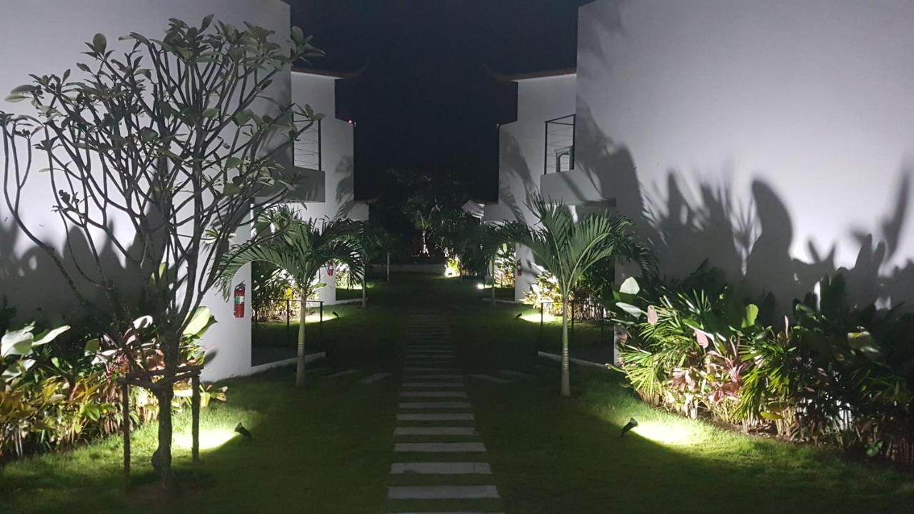 La Plage Resort & Beach Club Baan Tai Dış mekan fotoğraf